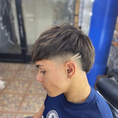 Corte de pelo para jóvenes 2025 03. Corte de pelo Masculino Mohicano 1