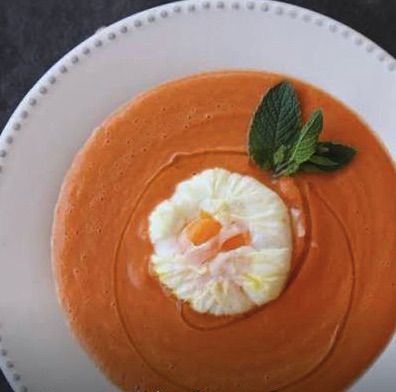crema fria de garbanzos huevo poche